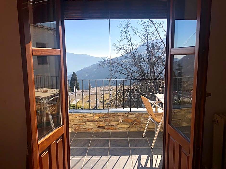 Hostal Rural Poqueira