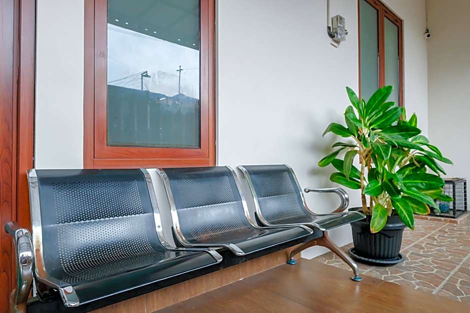 RedDoorz @ Syariah House Purwokerto