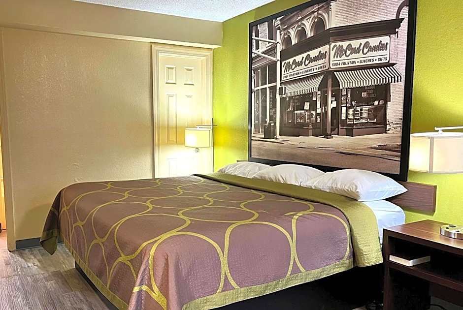 Super 8 by Wyndham Lafayette / Purdue Area