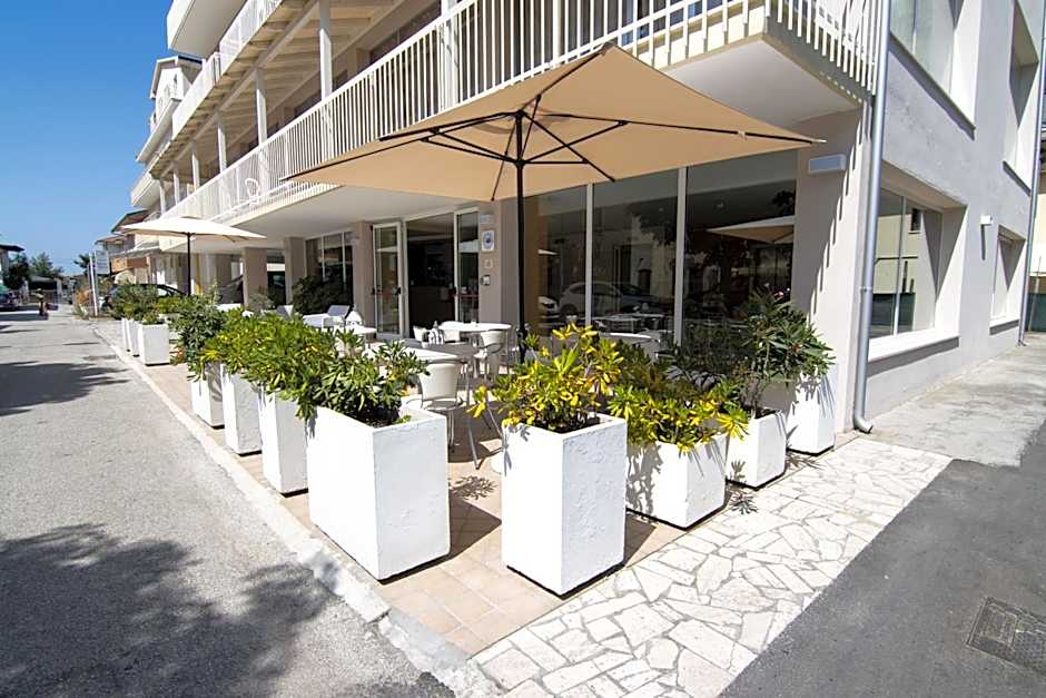 HOTEL ADRIA BEACH