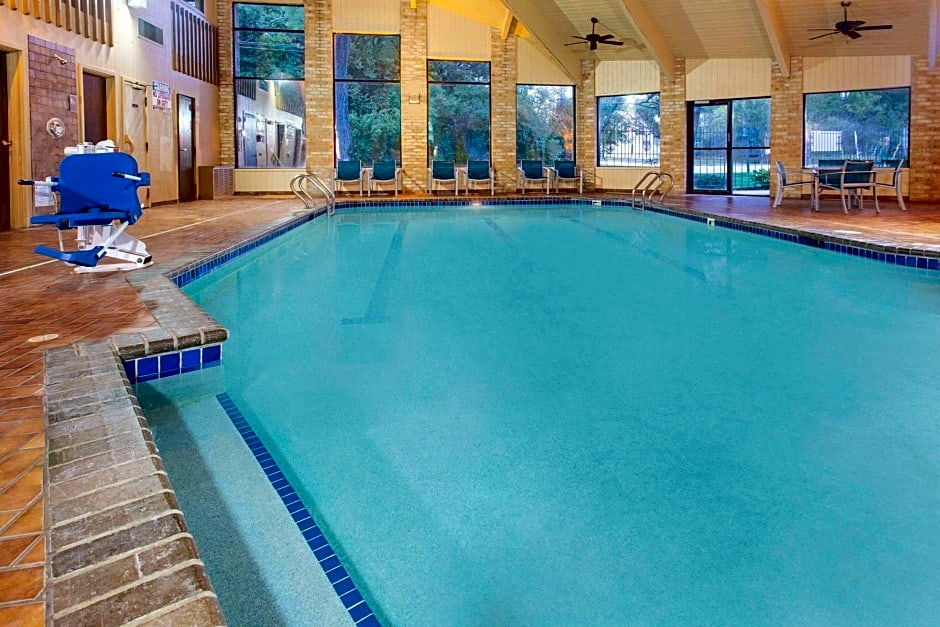 AmericInn by Wyndham Delafield