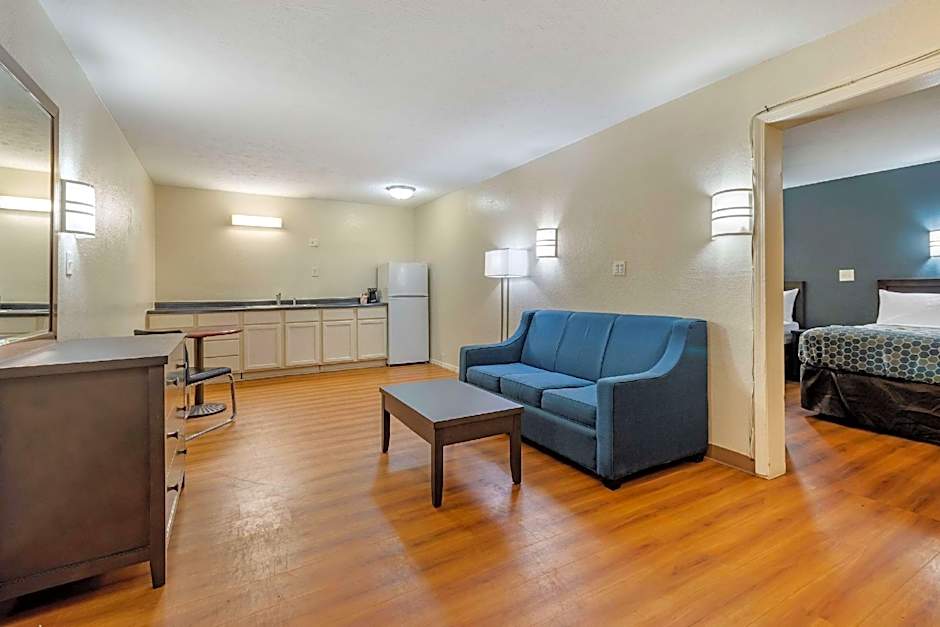 Quality Inn & Suites Columbus West