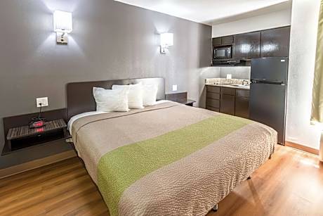 Large Double Room - Non-Smoking