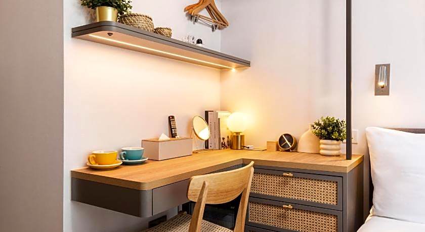 Dash Living on Queen's