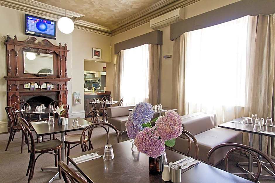 Deloraine Hotel