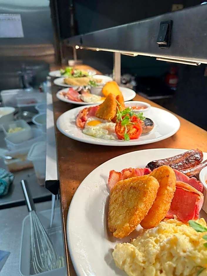 Royal Hotel, Bar & Grill