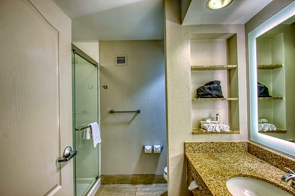 Holiday Inn Express Hotel & Suites Milwaukee Airport By IHG