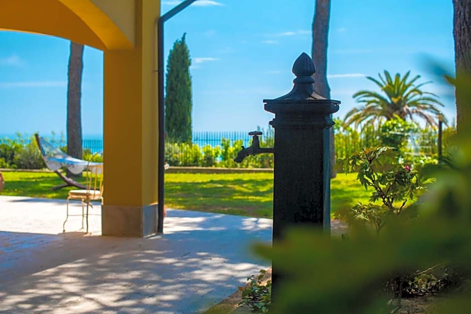 Tra gli Alberi e il Mare