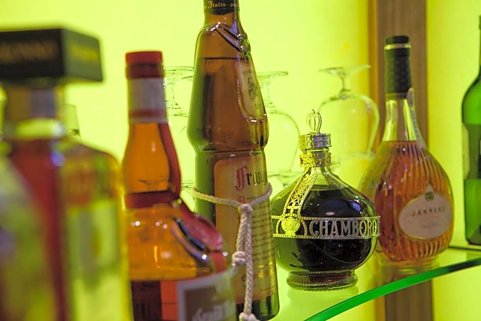 Park Grand Paddington Court