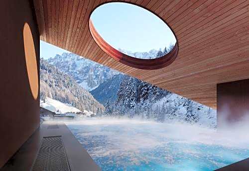 The Oswald Grand Hotel