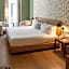 Lisboa Carmo Hotel