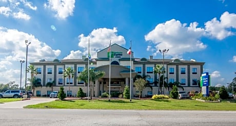 Holiday Inn Express Houston-Alvin, an IHG Hotel