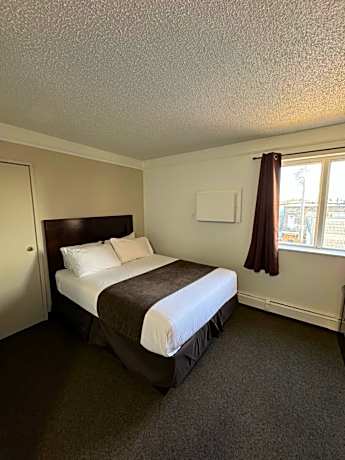 Double Room with Private Bathroom - Non Smoking