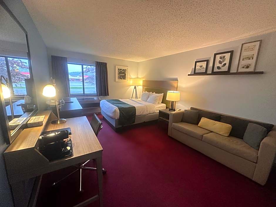 Pictured Rocks Inn and Suites