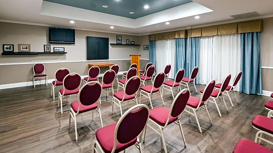Best Western Airport Inn & Suites