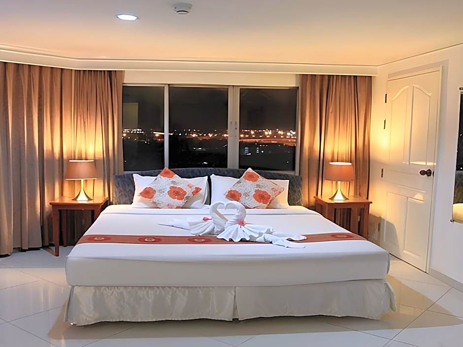 Summit Pavilion Hotel