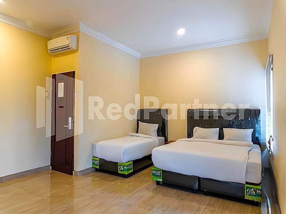 Adam Malik Guesthouse near Regale ICC Medan Mitra RedDoorz