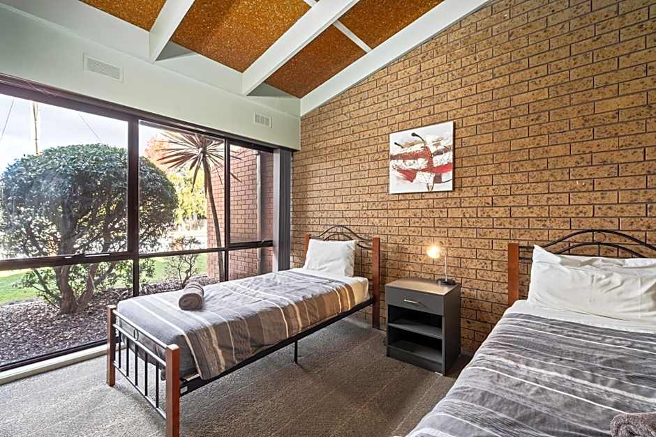 Baronga Motor Inn