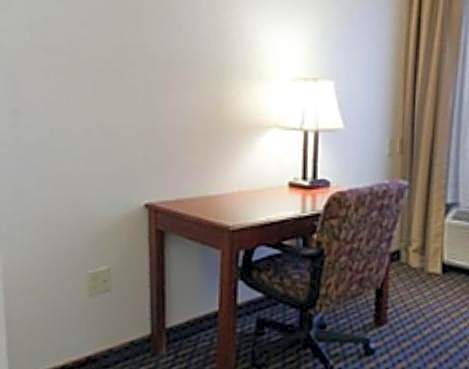 Holiday Inn Express Hotel & Suites Laurinburg By IHG