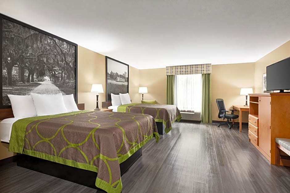 Super 8 by Wyndham Savannah
