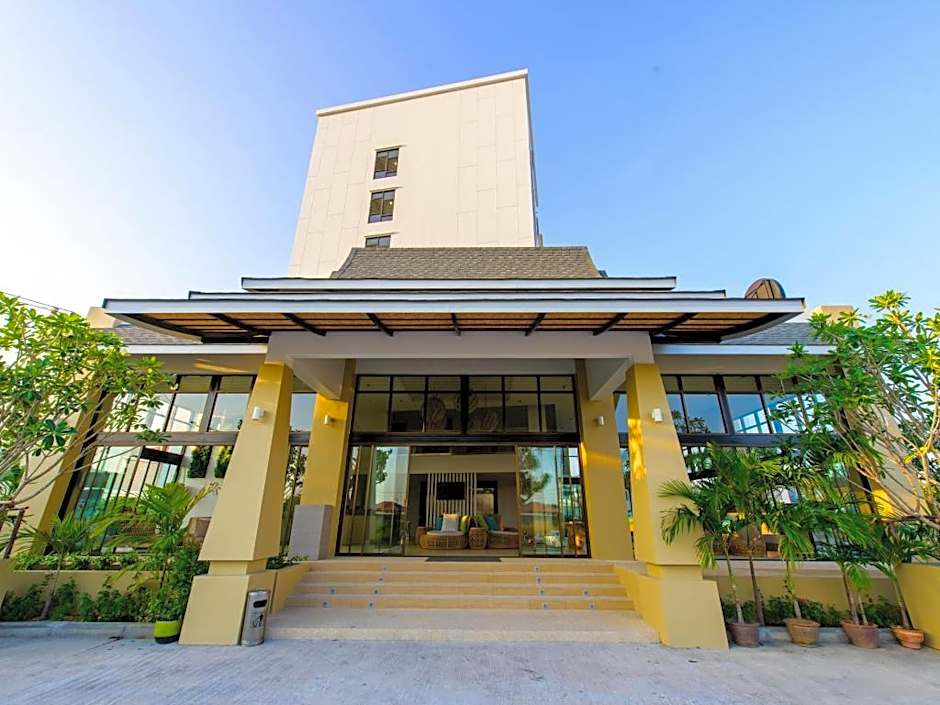 Recenta Phuket Suanluang by Deevana