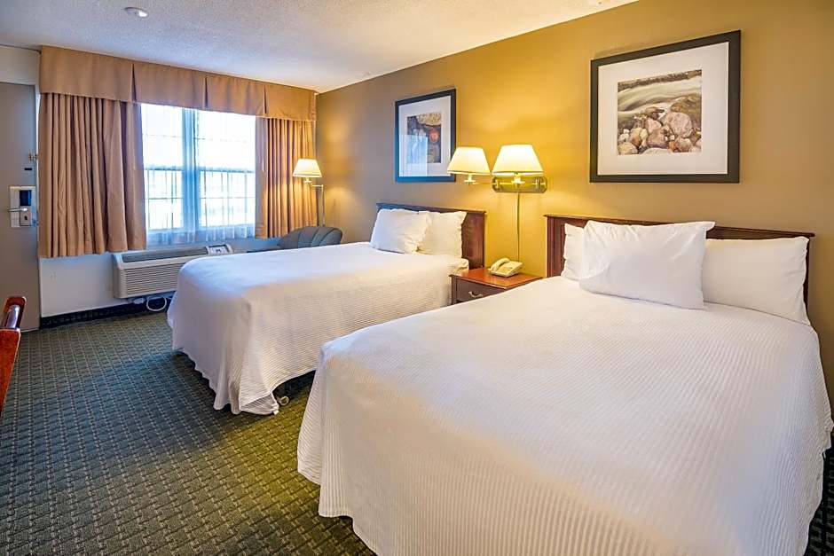 Ramada by Wyndham Thunder Bay Airlane Hotel