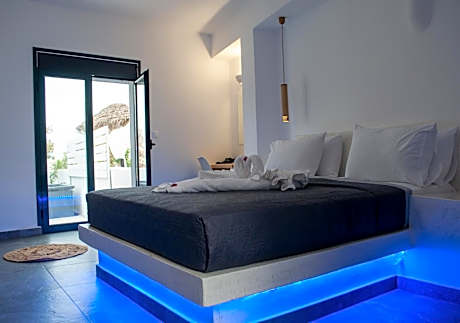 Queen Suite with Spa Bath