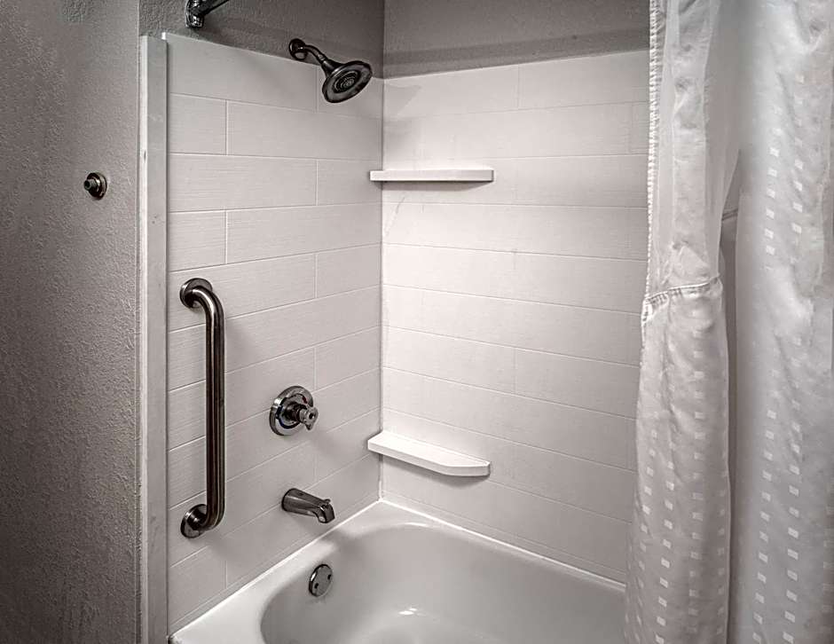 Holiday Inn Express and Suites Pikeville By IHG