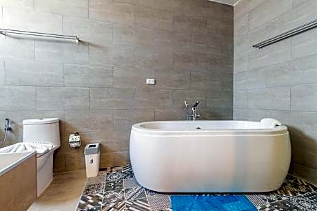 Deluxe Double Room with Bath