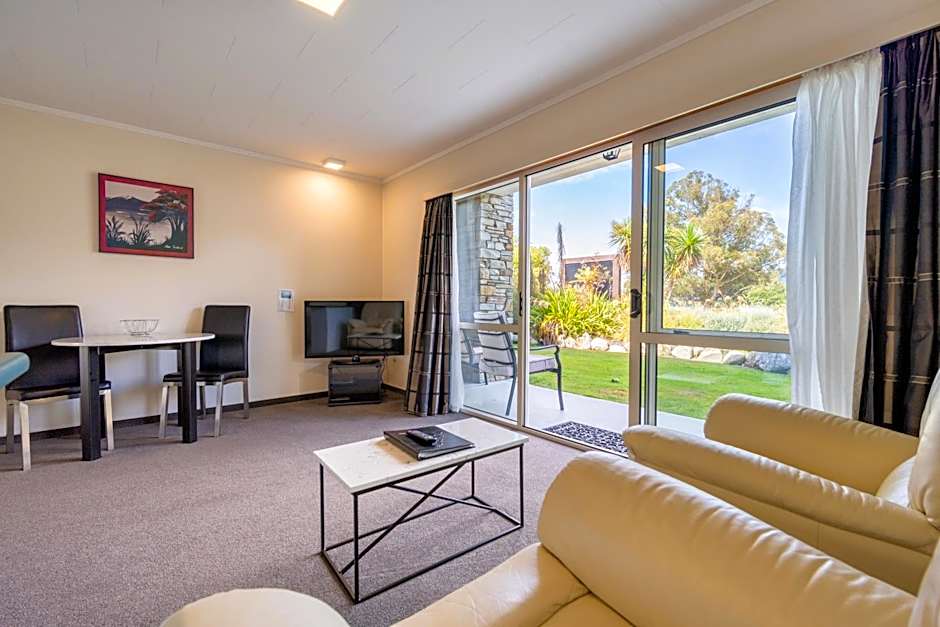 Fiordland Lakeview Motel and Apartments
