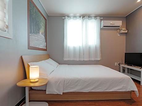 Single Room with Private Bathroom