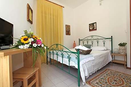 Double Room with Private External Bathroom