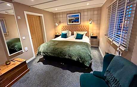 Double or Twin Room with Private Bathroom