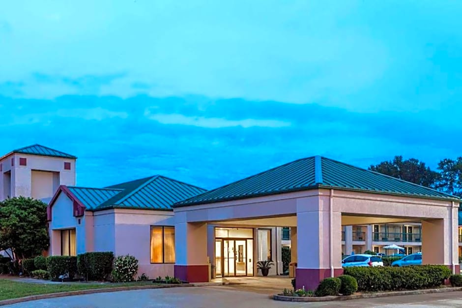 Super 8 by Wyndham Jasper TX