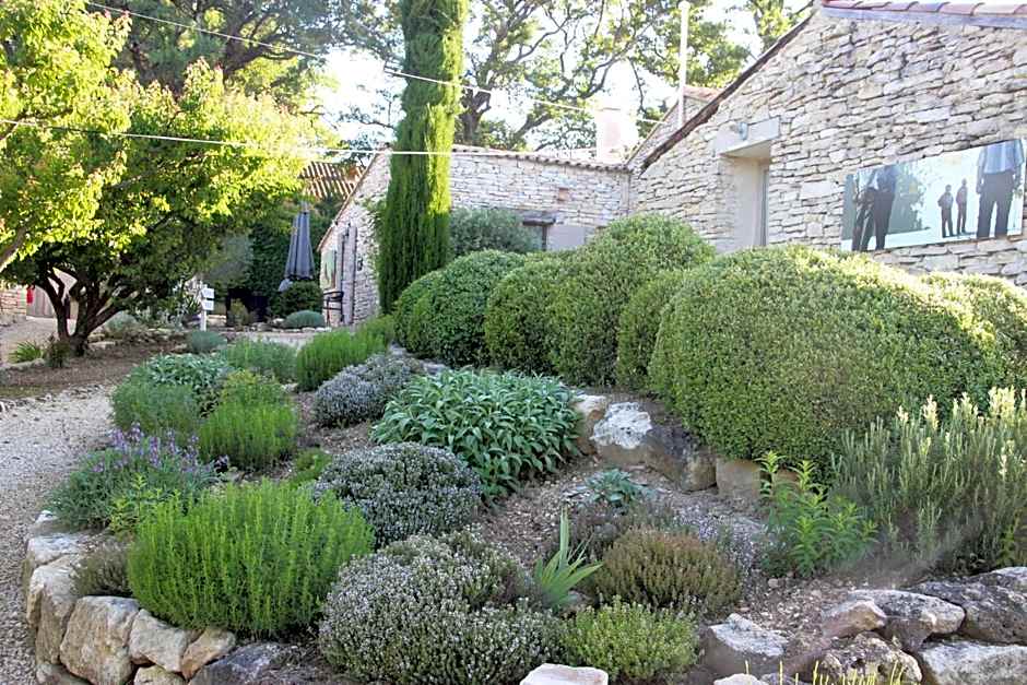 Le Hameau Fleur de Pierres , Chambre , Gite et Table d'Hôtes