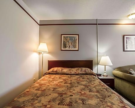 Non Smoking 1 Queen Bed