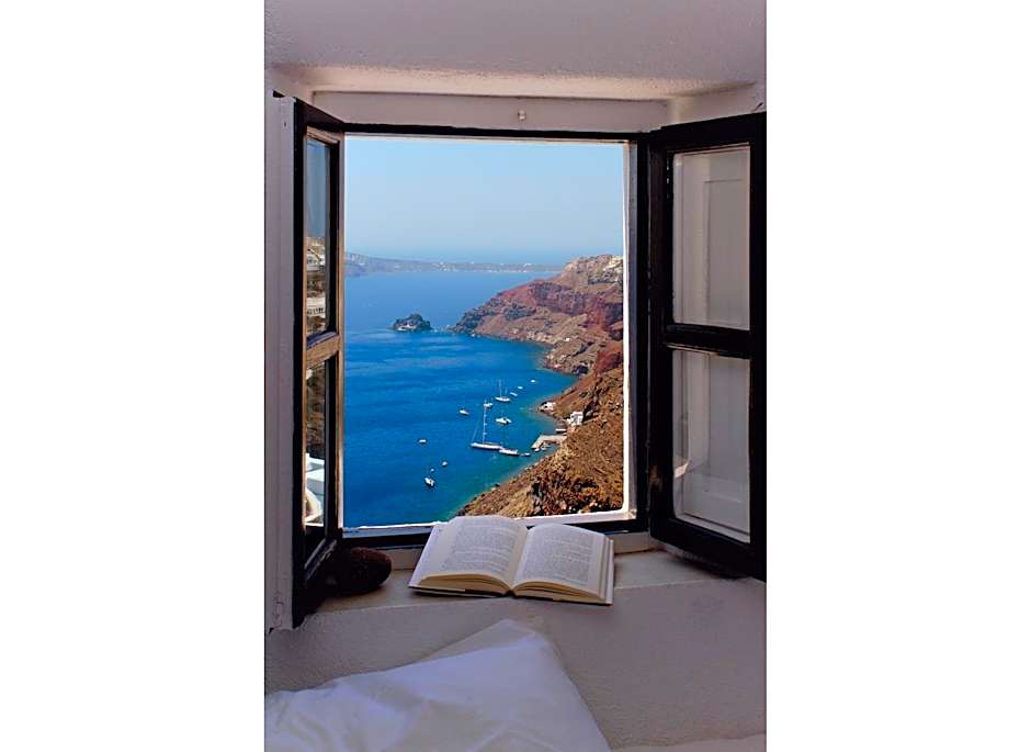 Perivolas Hotel