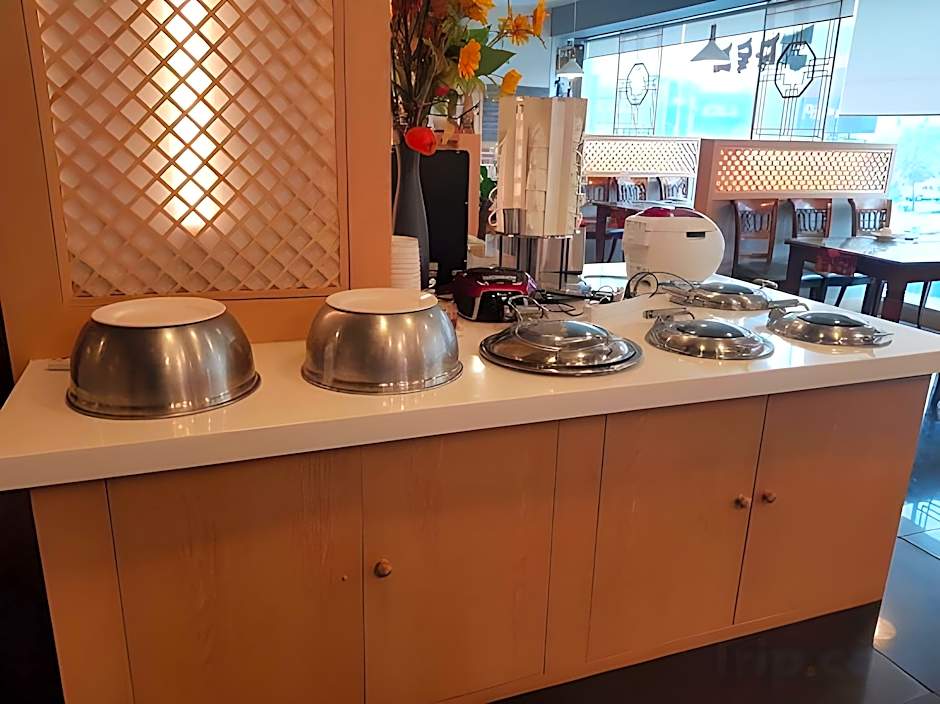 Metro Pol Tourist Hotel