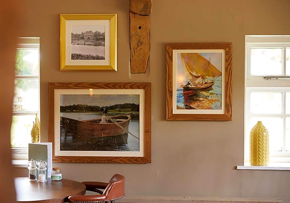 Old Ferry Boat by Greene King Inns