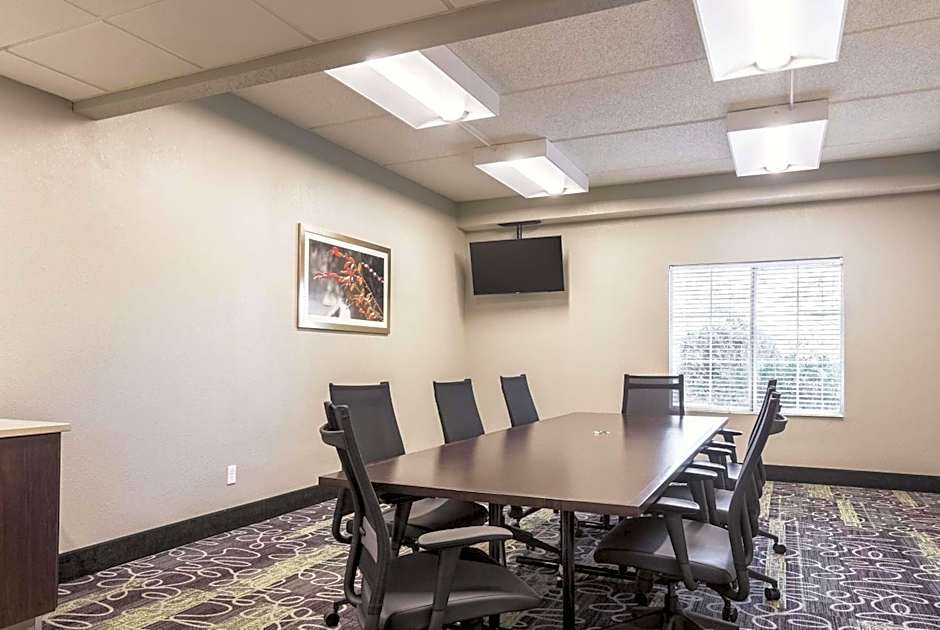 La Quinta Inn & Suites by Wyndham Atlanta Conyers