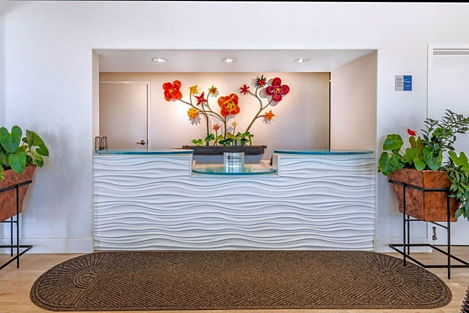 Best Western Plus Capitola By-The-Sea Inn & Suites