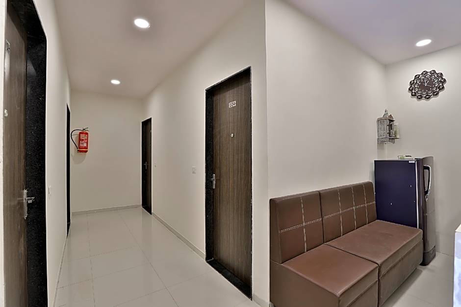 Hotel Radhanand by OYO Rooms – Ahmedabad, TN