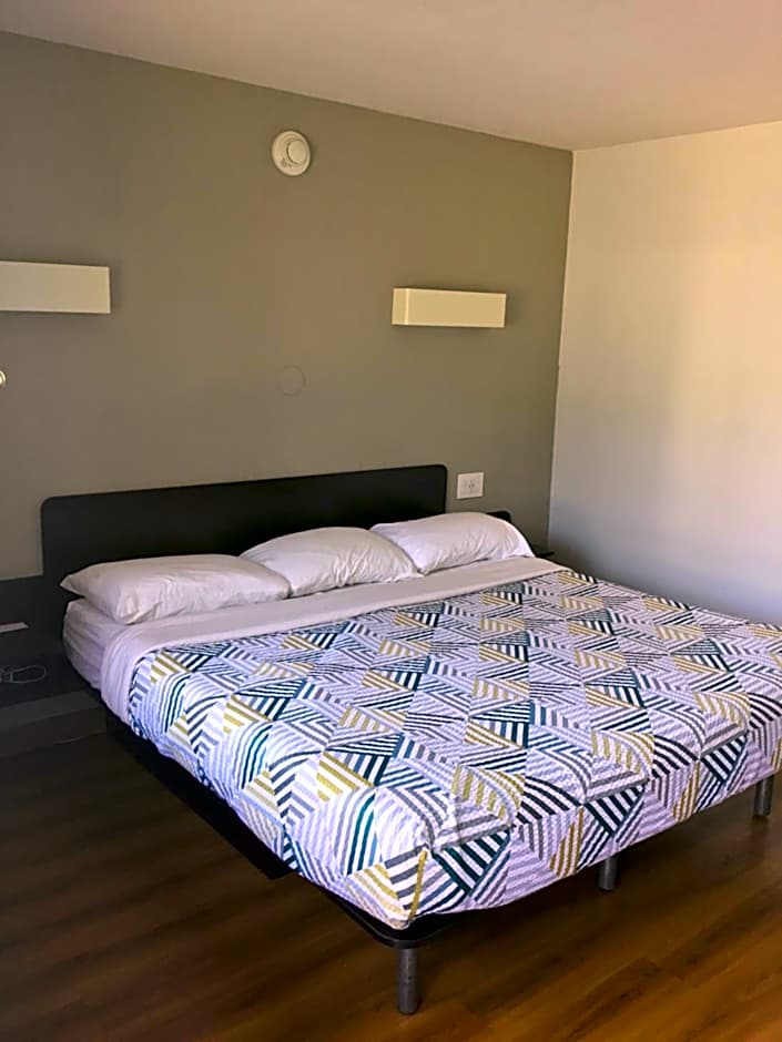 Motel 6-El Paso, TX - West