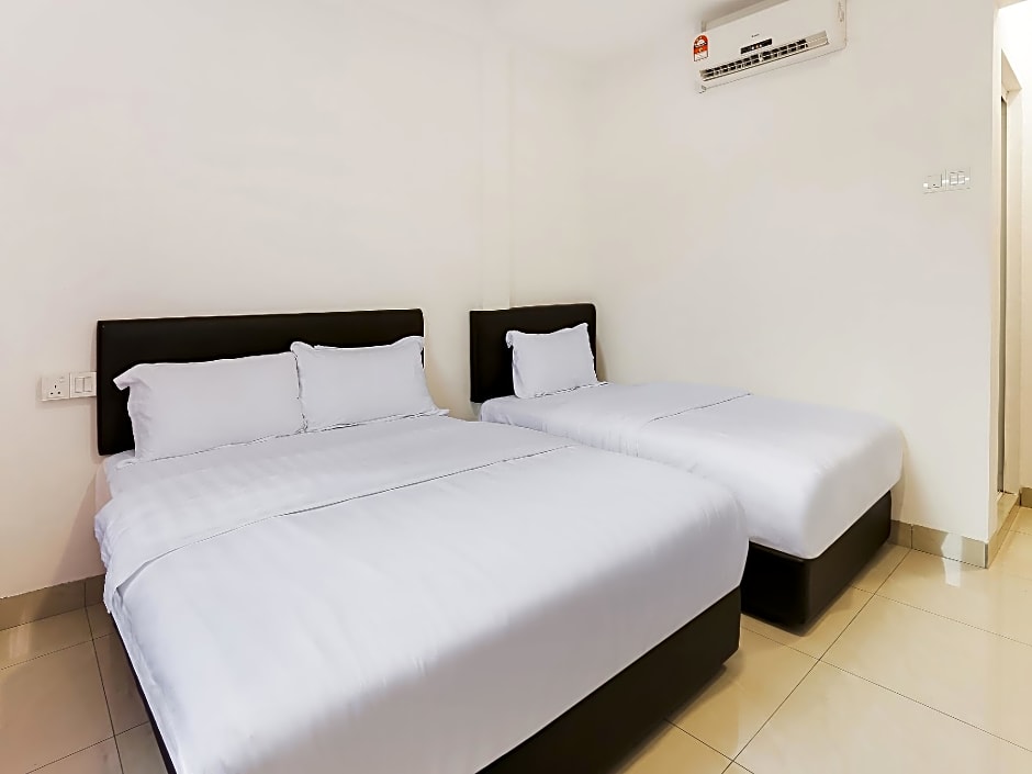 Super OYO 89495 Rich Hotel