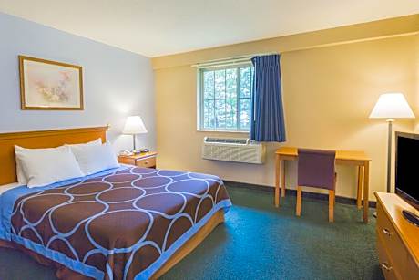 Queen Room - Mobility Access/Non-Smoking