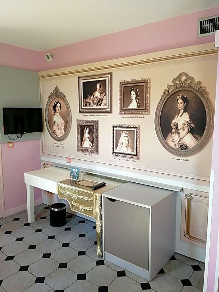 Explorers Hotel At Disneyland Paris