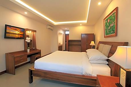 Deluxe Double or Twin Room with Pool View