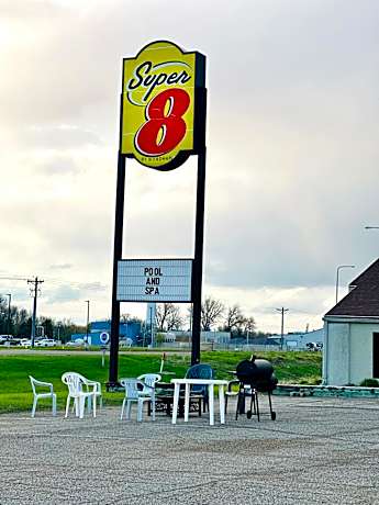 Super 8 by Wyndham Watertown