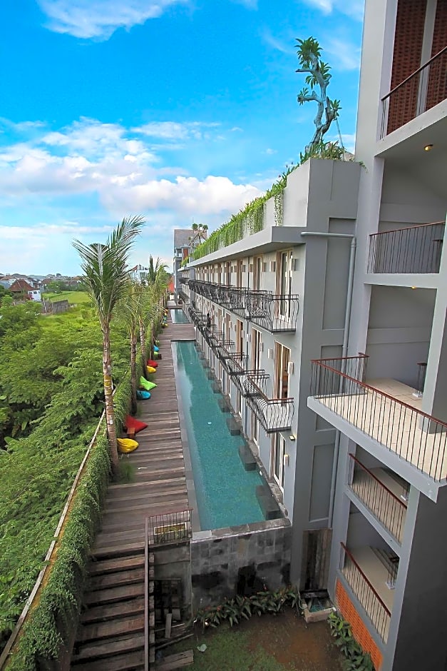 FRii Bali Echo Beach Hotel