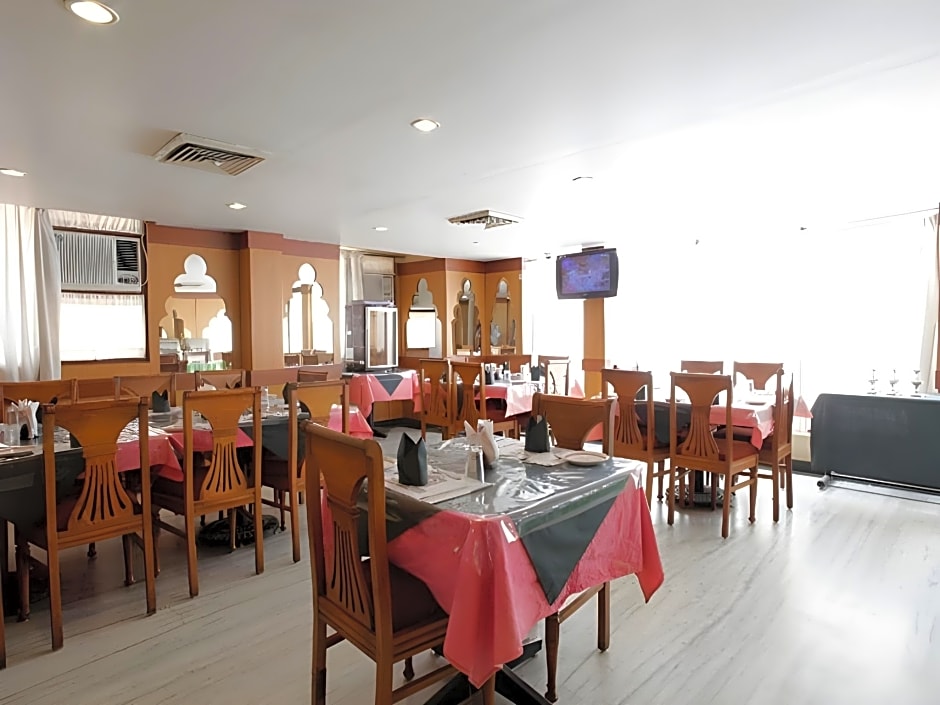 Hotel Raj Vilas Place